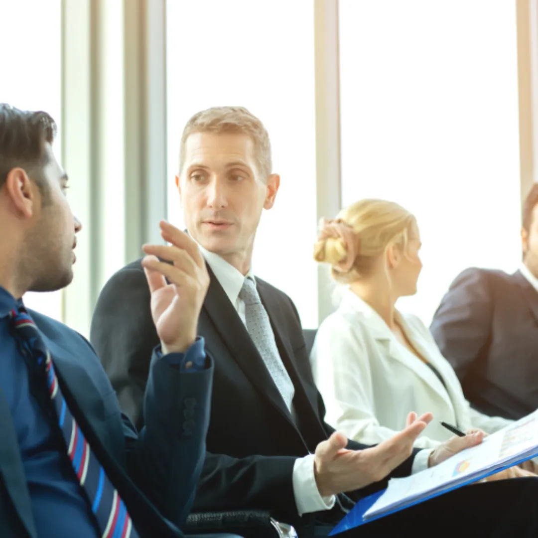 Business meeting Planning to adjust online marketing strategies to Match the target group of customers